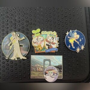 Bundle of 4 Disney pins. Baby Yoda, Goofys 90th Birthday, Tiana and Naveen, Tink